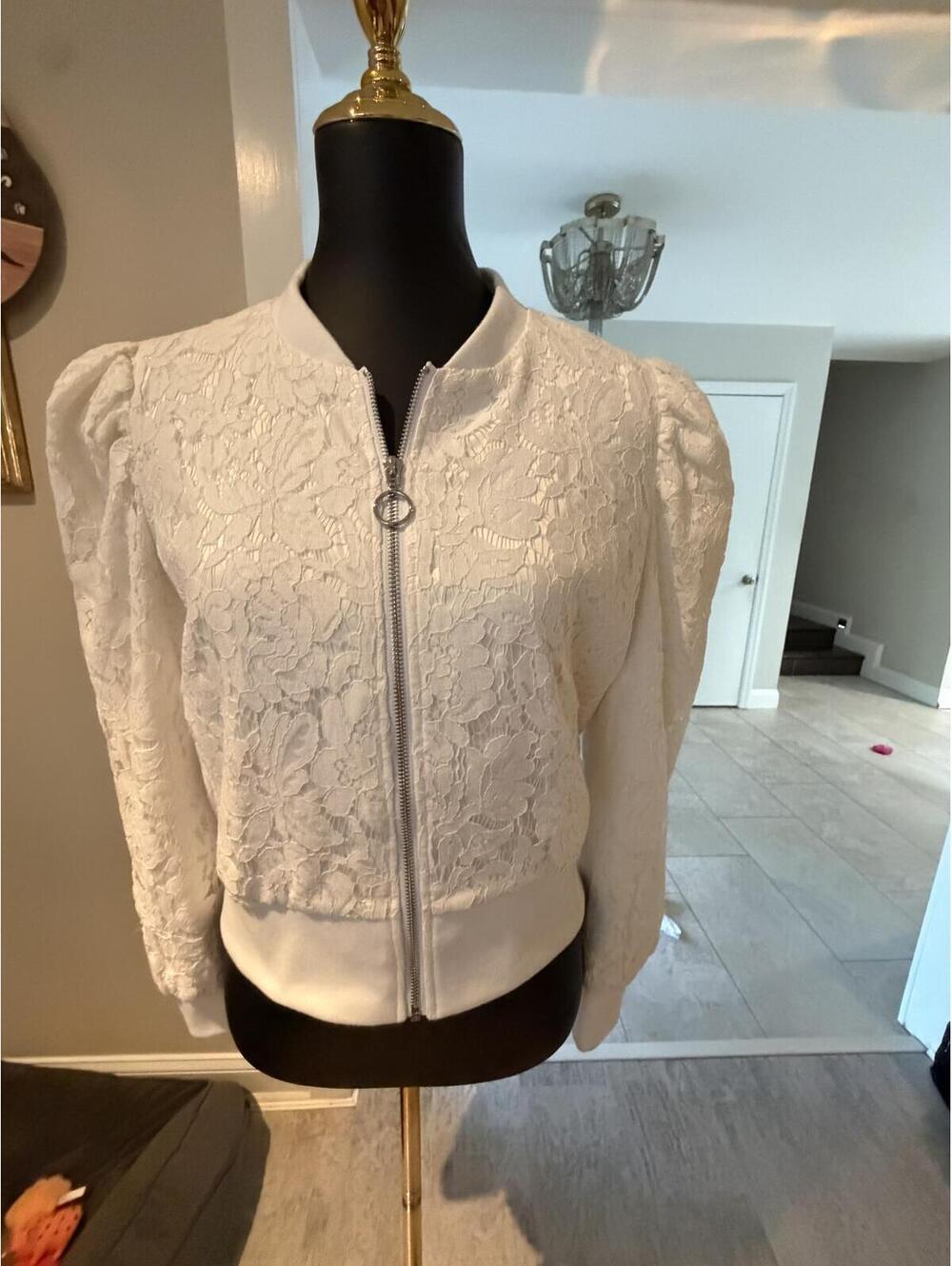 NWOT Generation Love Serena White Lace Bomber Puff Sleeve size M